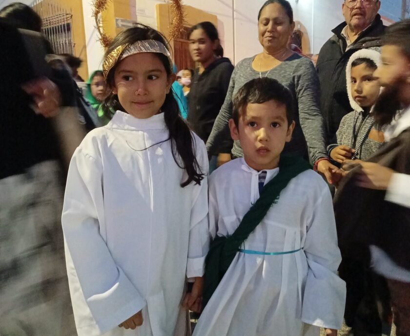 procesion de todos los santos